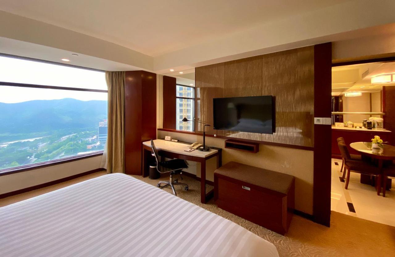 Shangri-la - Nearby Luohu Border, Outdoor Swimming Pool Hotel