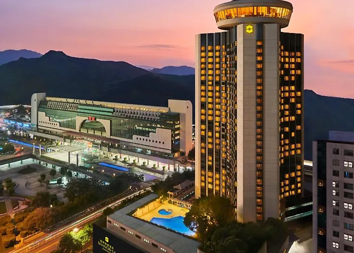 Shangri-La Shenzhen - Nearby Luohu Border, Outdoor Swimming Pool