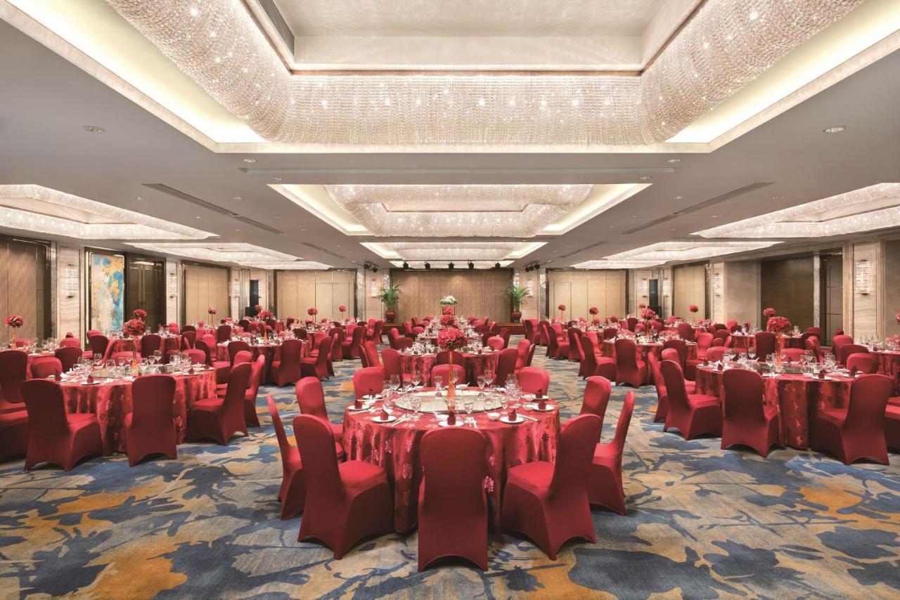 Shangri-la - Nearby Luohu Border, Outdoor Swimming Pool Hotel