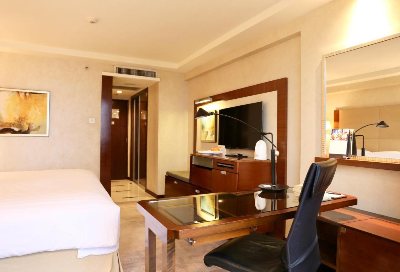 Shangri-la - Nearby Luohu Border, Outdoor Swimming Pool Hotel 5*