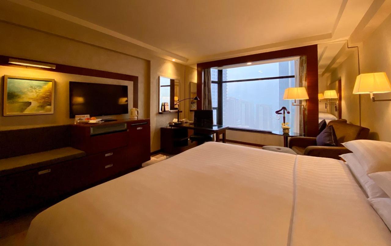 Shangri-la - Nearby Luohu Border, Outdoor Swimming Pool Hotel