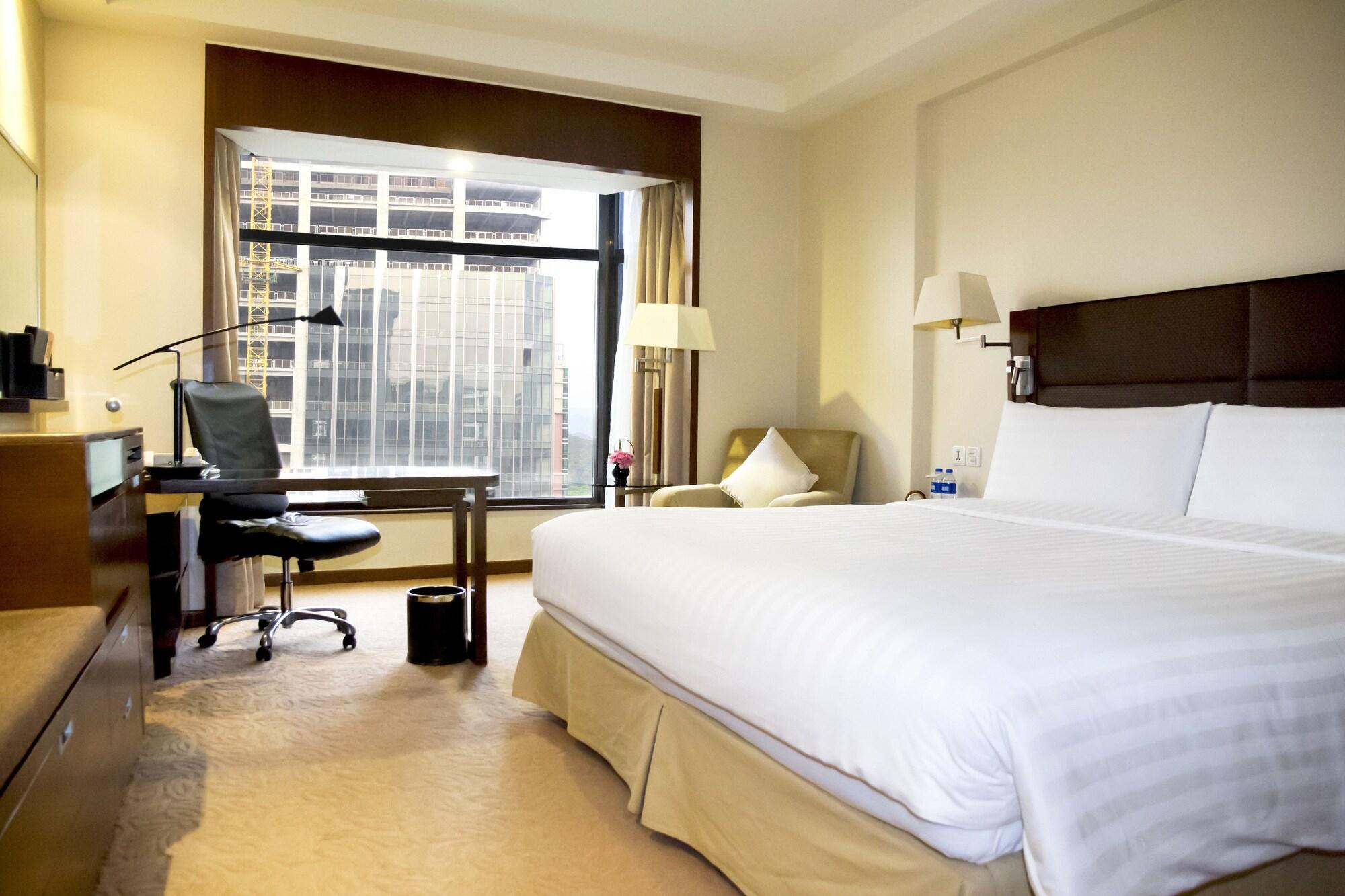 Shangri-la - Nearby Luohu Border, Outdoor Swimming Pool Hotel Shenzhen